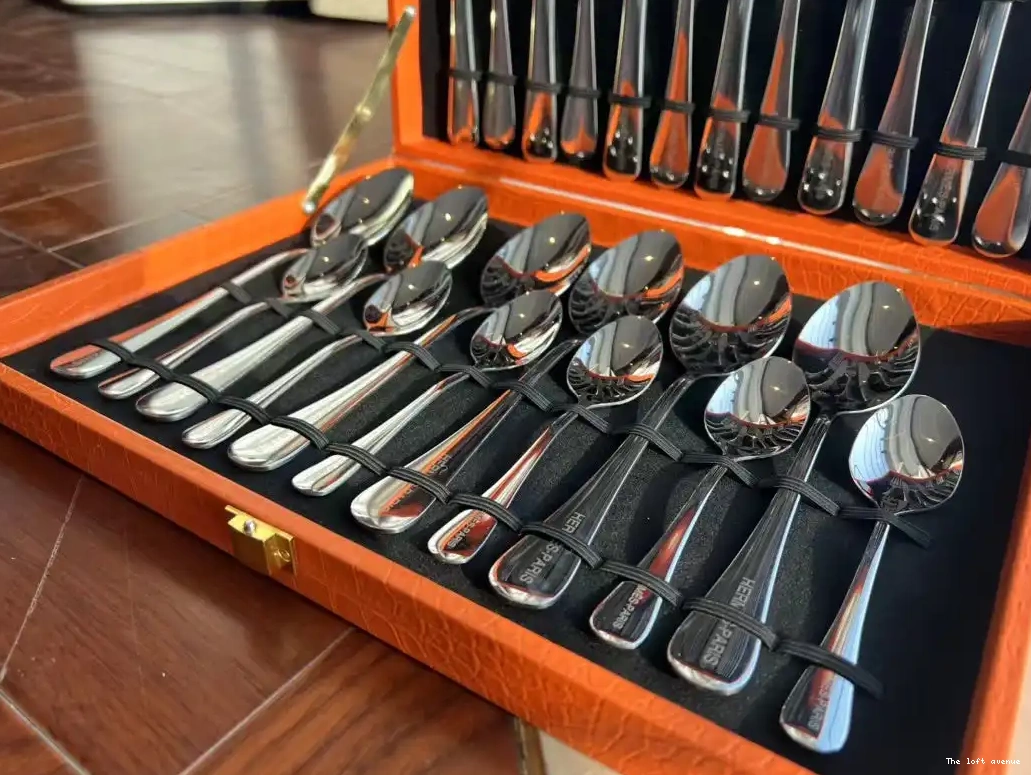 SET HERMES CUSTOM CUTLERY 0518